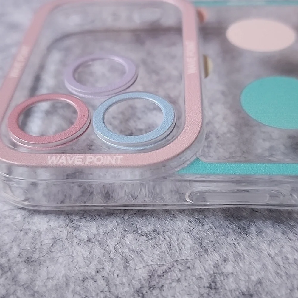 Brand new Apple IPhone 17 Pro Max Polka Dots Silicone Phone case